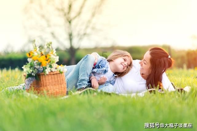 花大价钱买的文玩核桃，没想到太大单手盘不住，选核桃手感最关键